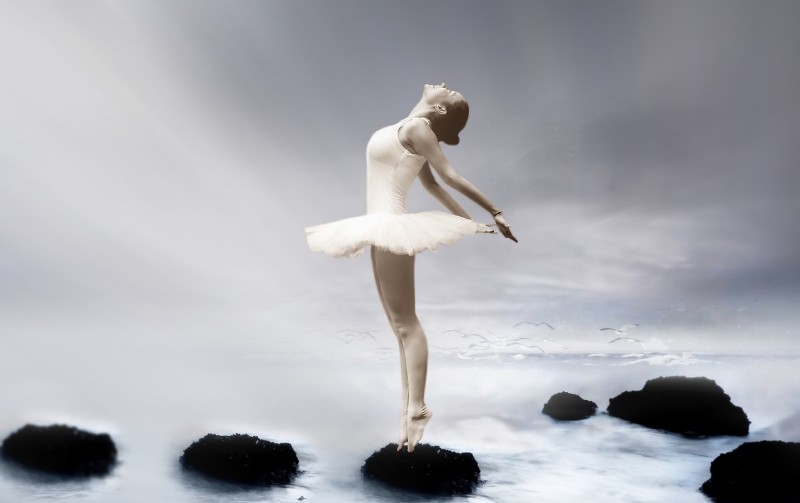 バレエの背中と肩甲骨を使って美しく踊る、表現力豊かに踊る方法をバレエボディトレーナーが解説